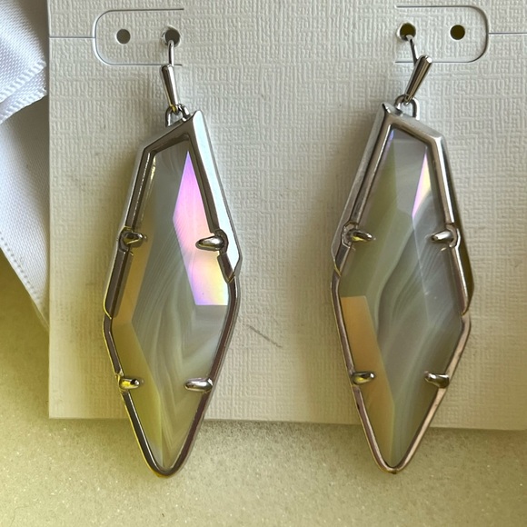 NWT Kendra Scott RARE & Retired Bexley Earrings Iridescent Agate & Silver😊 - Picture 3 of 14